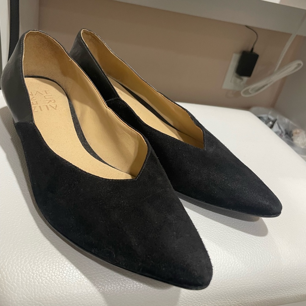 Naturalizer black suede pointed flats